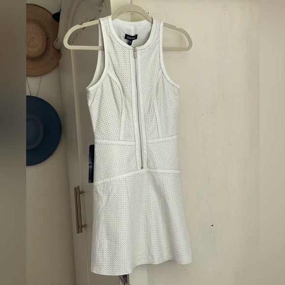 Bebe - Picture 3 of 7